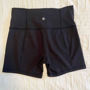 Lululemon Size 6 black shorts